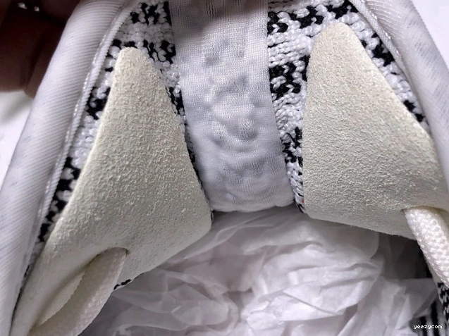 Zebra V2 White 350 CP9654 Yeezy Adidas Boost Black 0930